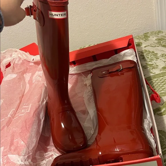 Hunter Women's Glossy military Red Rain Boots - Picture 4 of 6